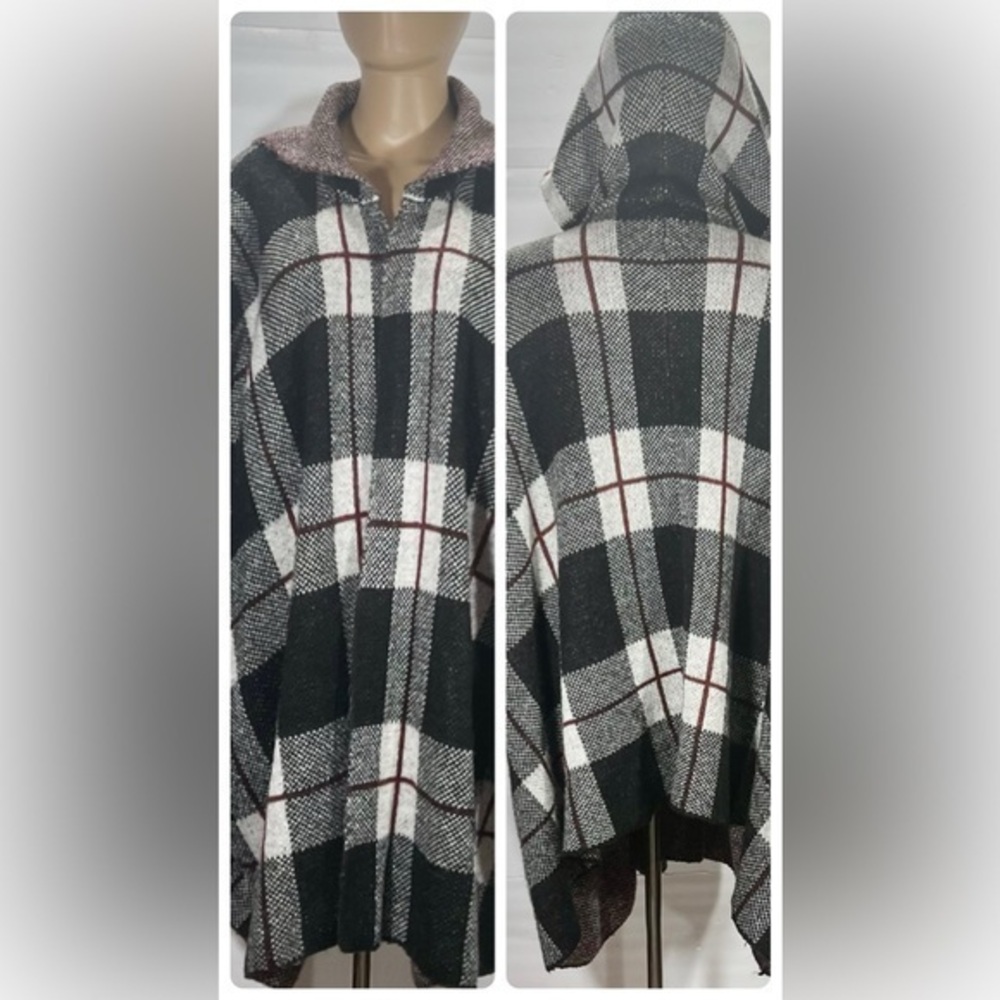 MASSIMO 100% ACRYLIC BLACK AND WHITE PLAID CAPE SIZE S/M